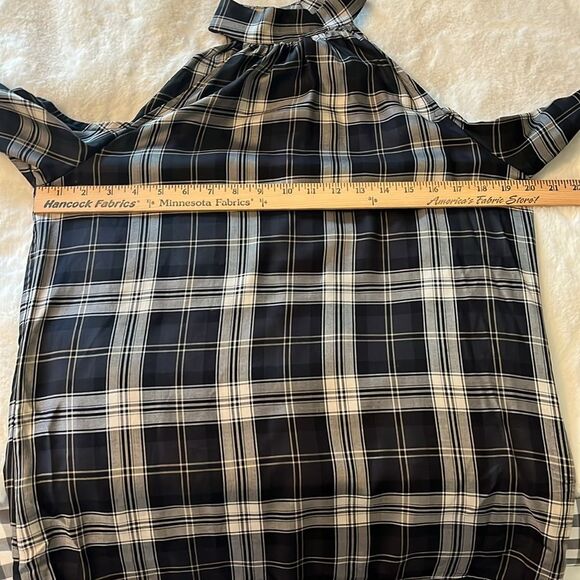 New! DREW Cold shoulder plaid tartan top in Charcoal Size Small NWT - Picture 9 of 15